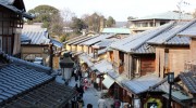 A pottery shop and kiln of the Kiyomizu ware line up around the “Gojyozaka” where you can enjoy sightseeing, eating and shopping, you can do all of them. And thus, […]