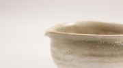 This is the Japanese bowl called “Katakuchi Kobachi”, by bijouzanyaki yuutoubou This is quite a magical bowl: it appears both traditional and simple, and yet sophisticated and modern. And it […]